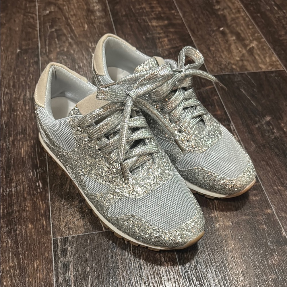 Silver Glitter Women's Sneakers - size 6